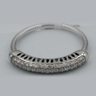 PAVE DIAMOND AND WHITE GOLD EXPANDABLE RING